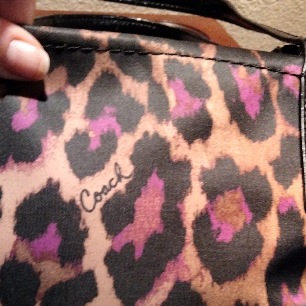 Coach Purple and Black Shoulder Bag with Structured Silhouette - Picture 7 of 16